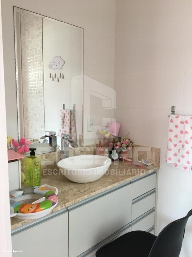 Casa, 3 quartos, 250 m² - Foto 14